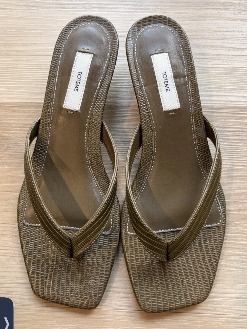 Toteme Textured Leather Thong Sandals - Picture 1 of 7